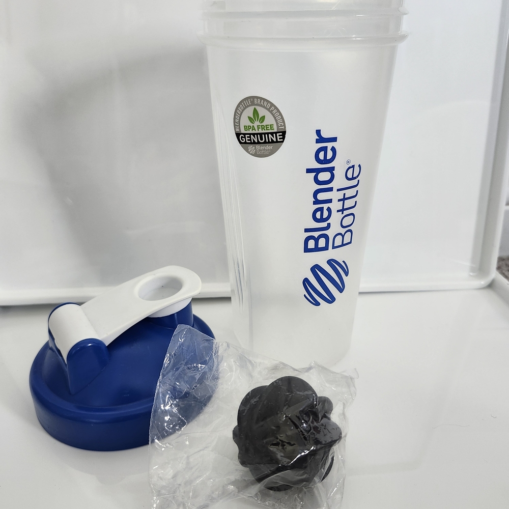 Gym Blender Bottle Brand NEW White and Blue Shaker